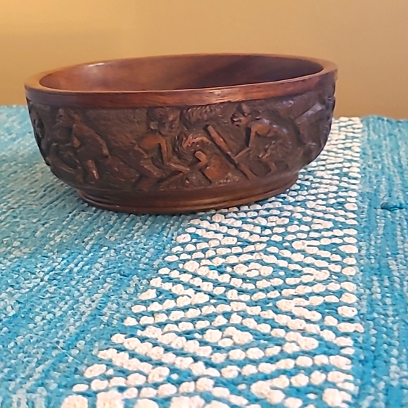 Hand-carved Heavy Wood Bowl - Picture 1 of 5
